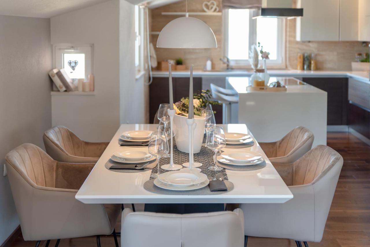 Apartments Belmat Трогір Екстер'єр фото