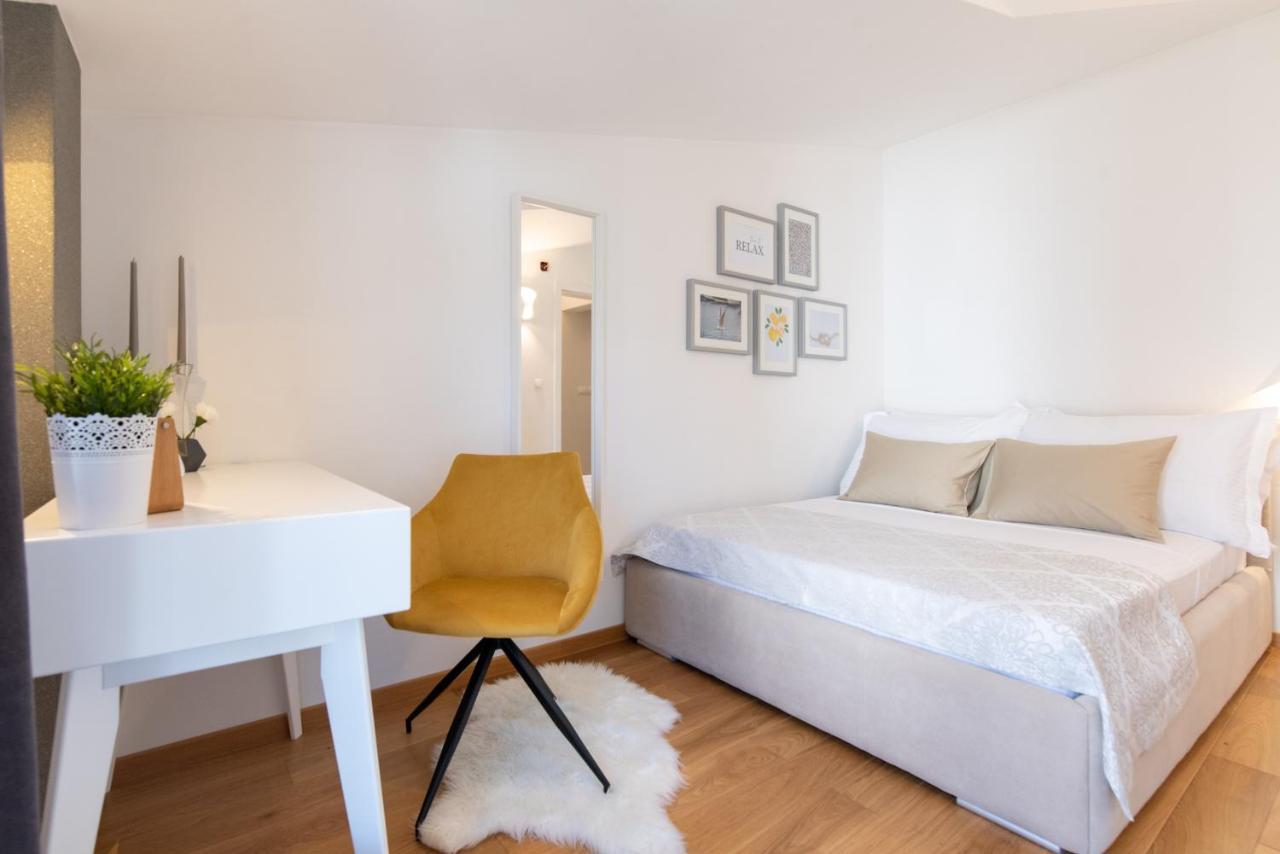 Apartments Belmat Трогір Екстер'єр фото