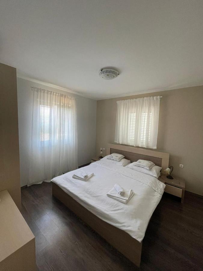 Apartments Belmat Трогір Екстер'єр фото