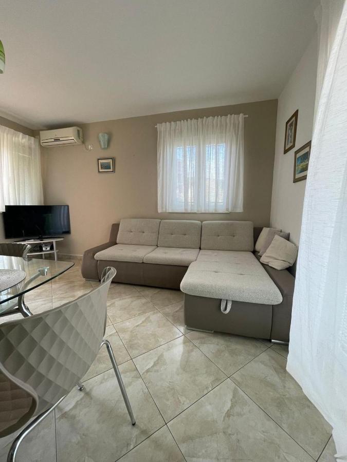 Apartments Belmat Трогір Екстер'єр фото