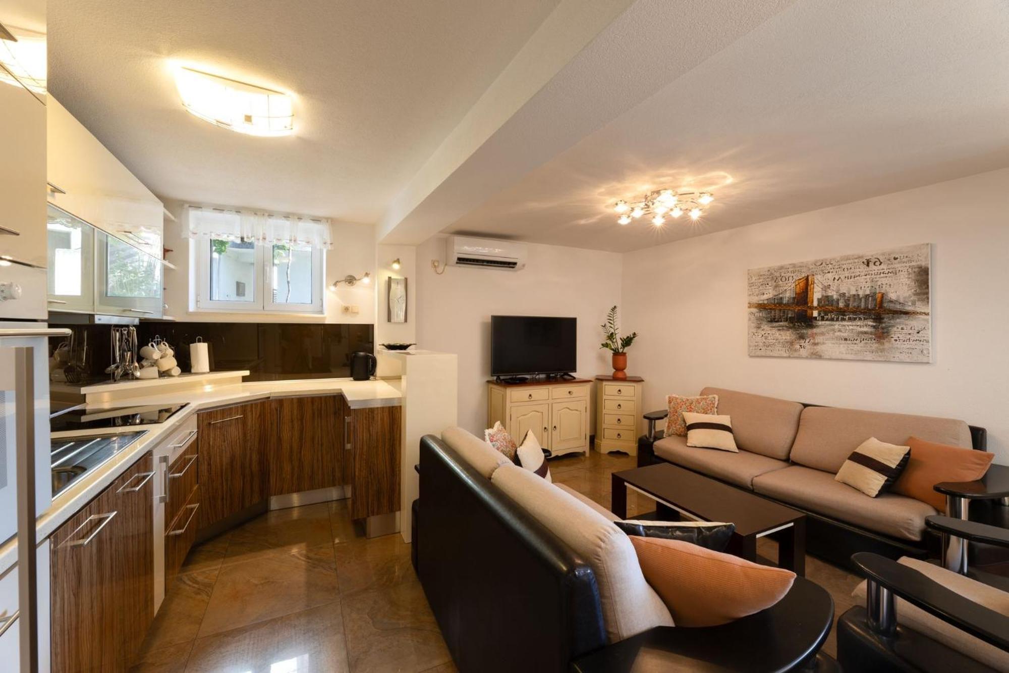 Apartments Belmat Трогір Екстер'єр фото