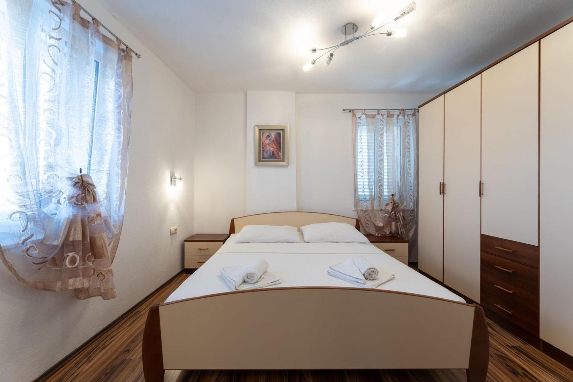 Apartments Belmat Трогір Екстер'єр фото